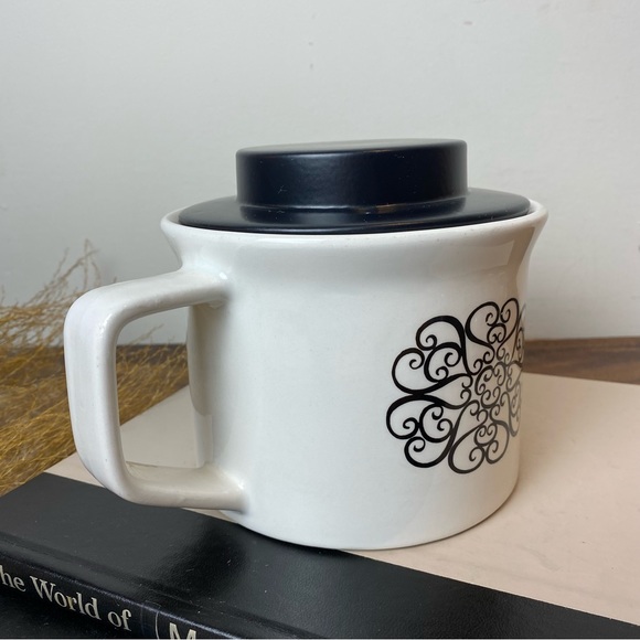 Johnson Bros England MCM Teapot, Medallion Design - Picture 5 of 12